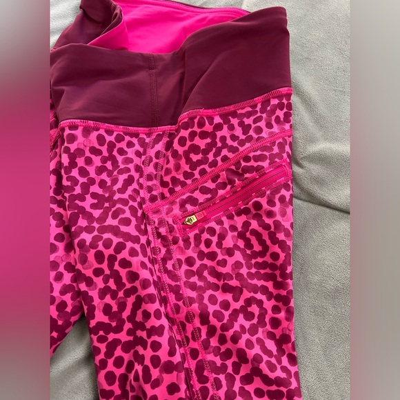 Lululemon 15” Run: Top Speed Crop Pink/Bergundy Polka Dot Print Leggings Size 4 - Picture 4 of 12